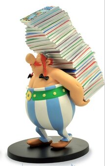 PL124 Obelix Holding a pile of books  26 cm