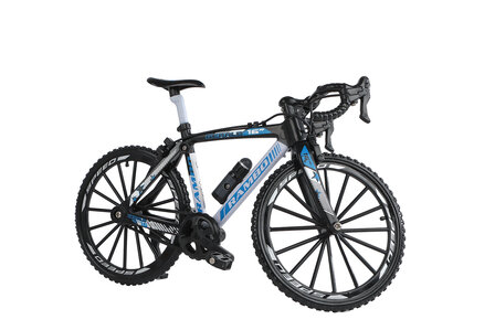 VM541988 Race Fiets  kunststof ass 19.5 cm